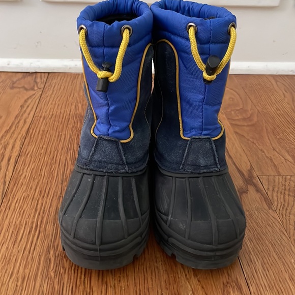 Totes snow boots. Great used condition.  Lots of life left - Picture 4 of 7